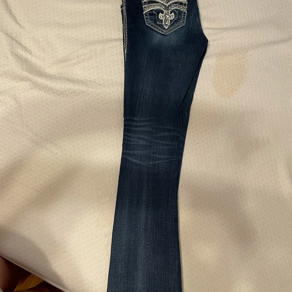 Woman’s Bundle Jeans - Picture 5 of 15